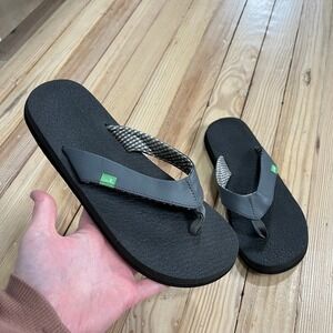 Sanuk Yoga Mat Flip Flops Charcoal Gray Black Gingham women 8 summer lightweight